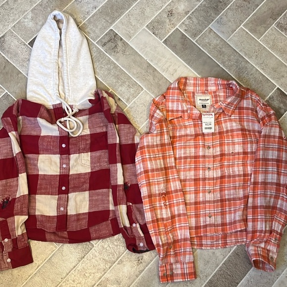 COPY - American Eagle Cropped Flannel size XL - Picture 1 of 3